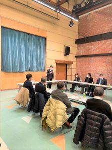 青少年問題協議会の会議の様子