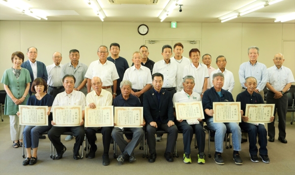 農業委員会委員退任式の様子