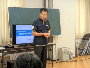 大原地区タピオステーションで挨拶をする町長