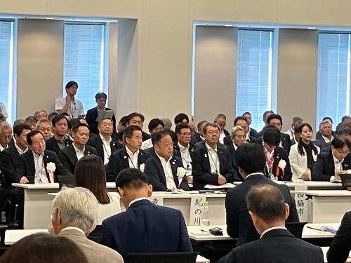 近畿国道協議会総決起大会の様子