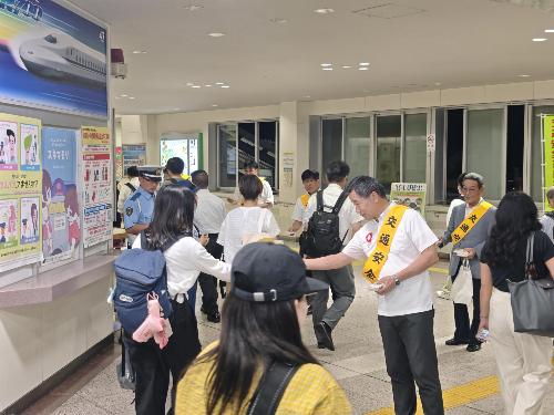 街頭啓発の様子