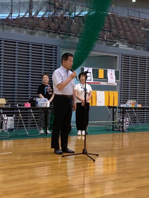挨拶する藤原町長