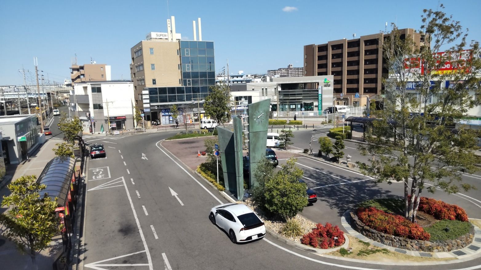 駅前ロータリーの緑化の様子