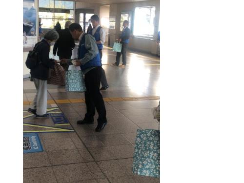 街頭キャンペーンの様子