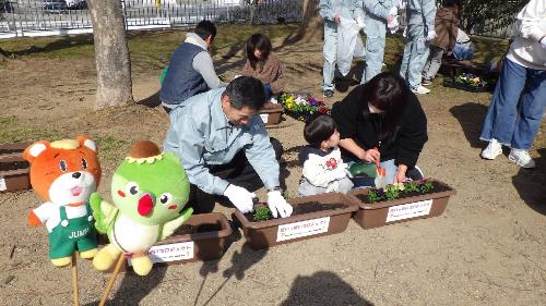 花植えの様子