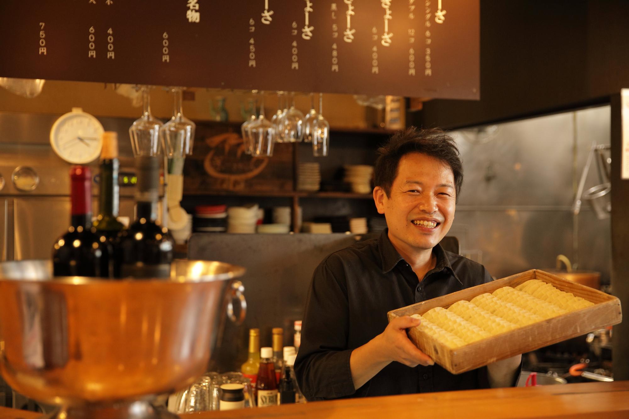 ぎょーざやさん店主、小渕さん
