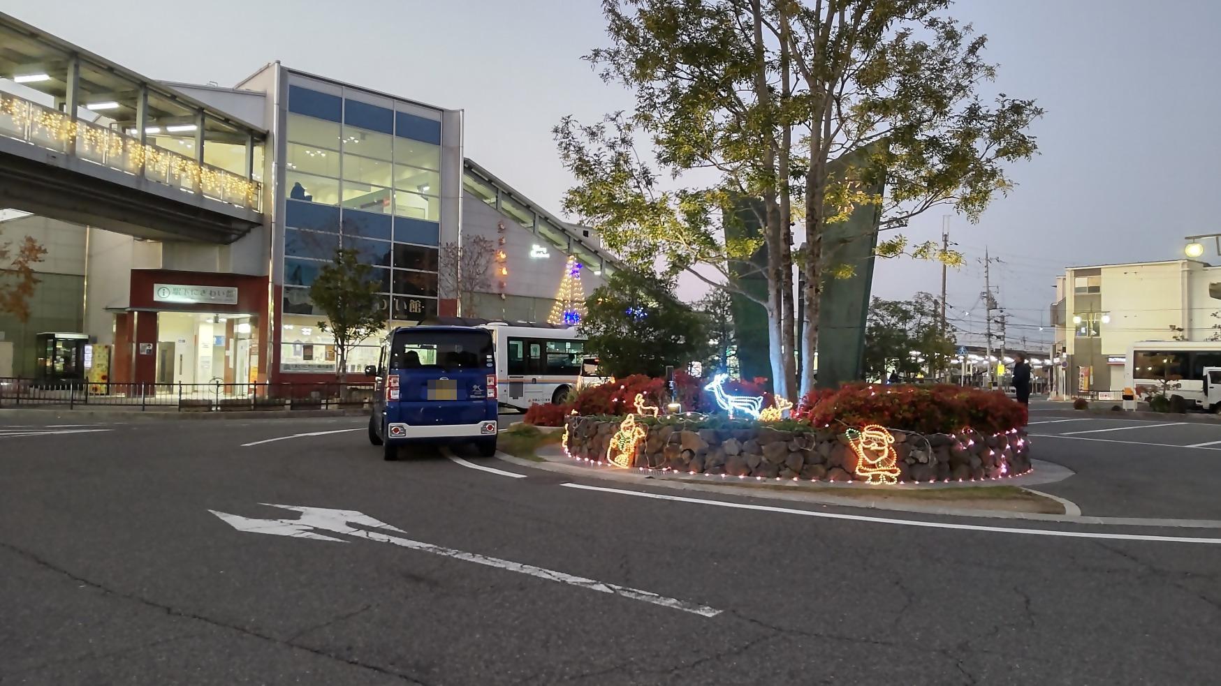 シンボルツリーのイルミネーション風景