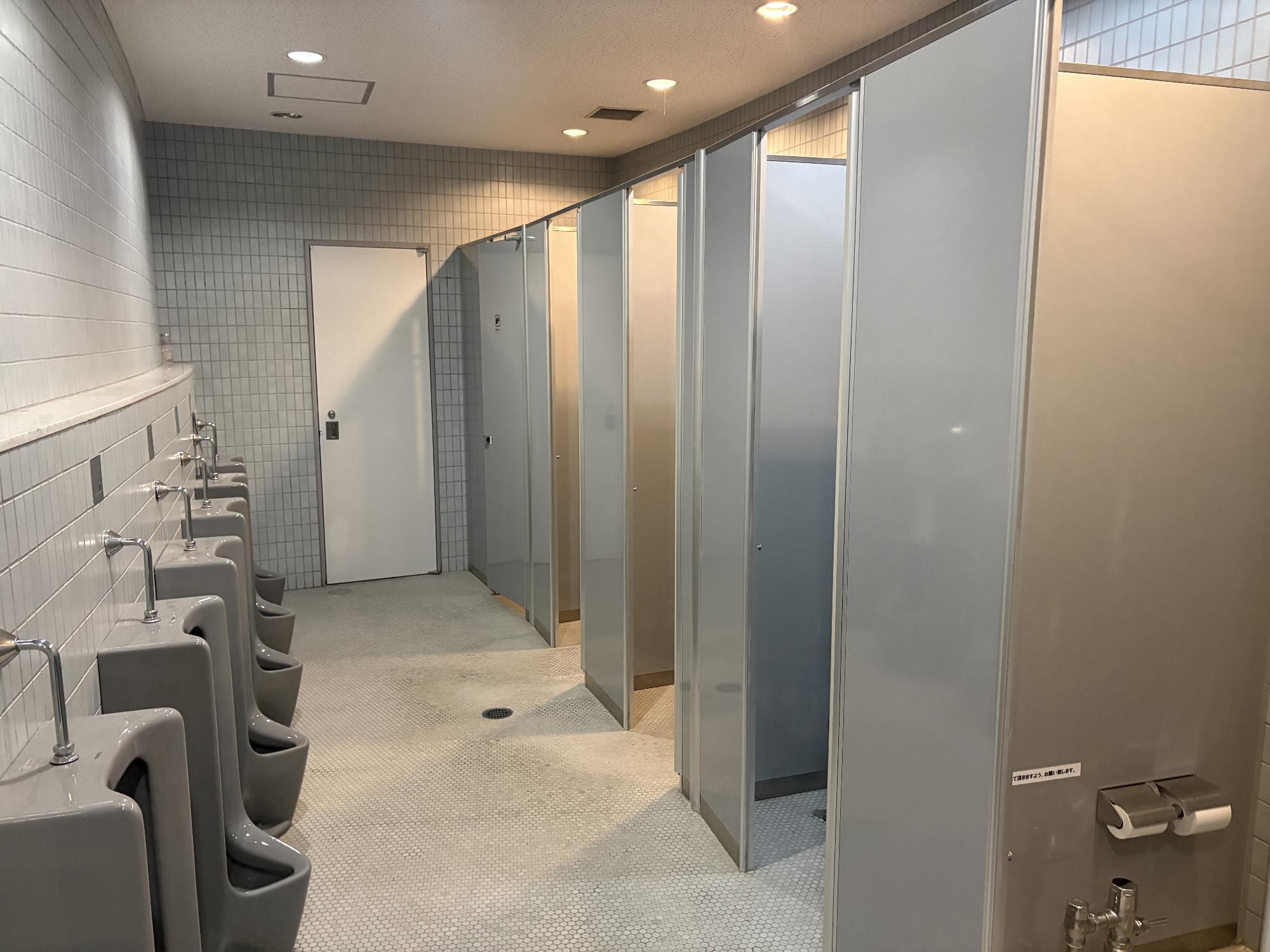 男子トイレ着工前