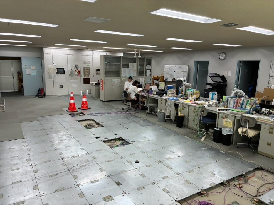 事務室工事中